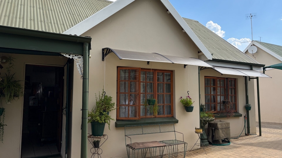 3 Bedroom Property for Sale in Miederpark North West